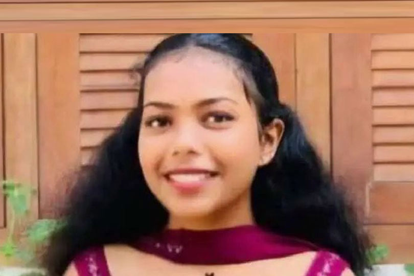 തൃശ്ശൂരില്‍ പ്ലസ് ടു വിദ്യാർത്ഥിനി തീപൊള്ളലേറ്റ് മരിച്ചു.